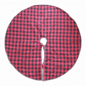 NWOT Large Red/Black Checkered Christmas Tree Skirt With White Trim